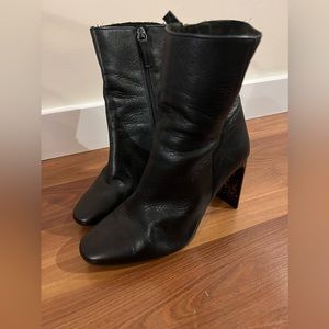 TOPSHOP Black Leather Ankle Boots w Acetate Heel